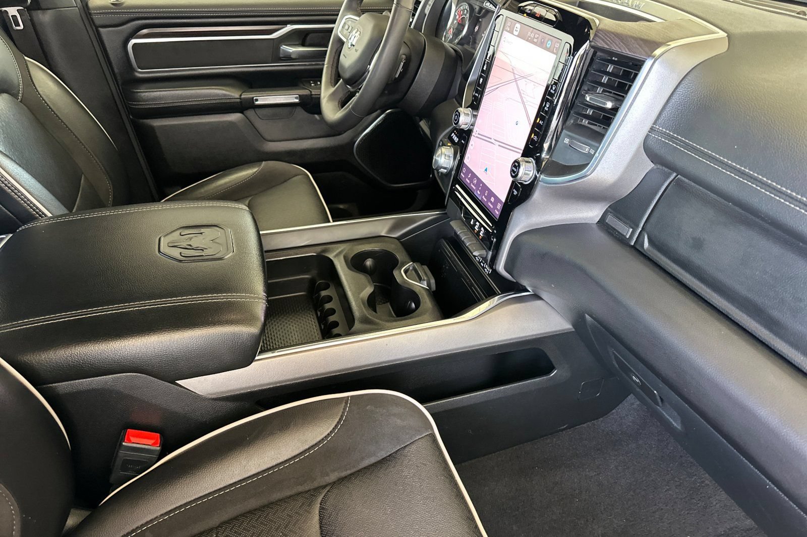 Used 2025 RAM 1500 Laramie AWD/4WD image 15