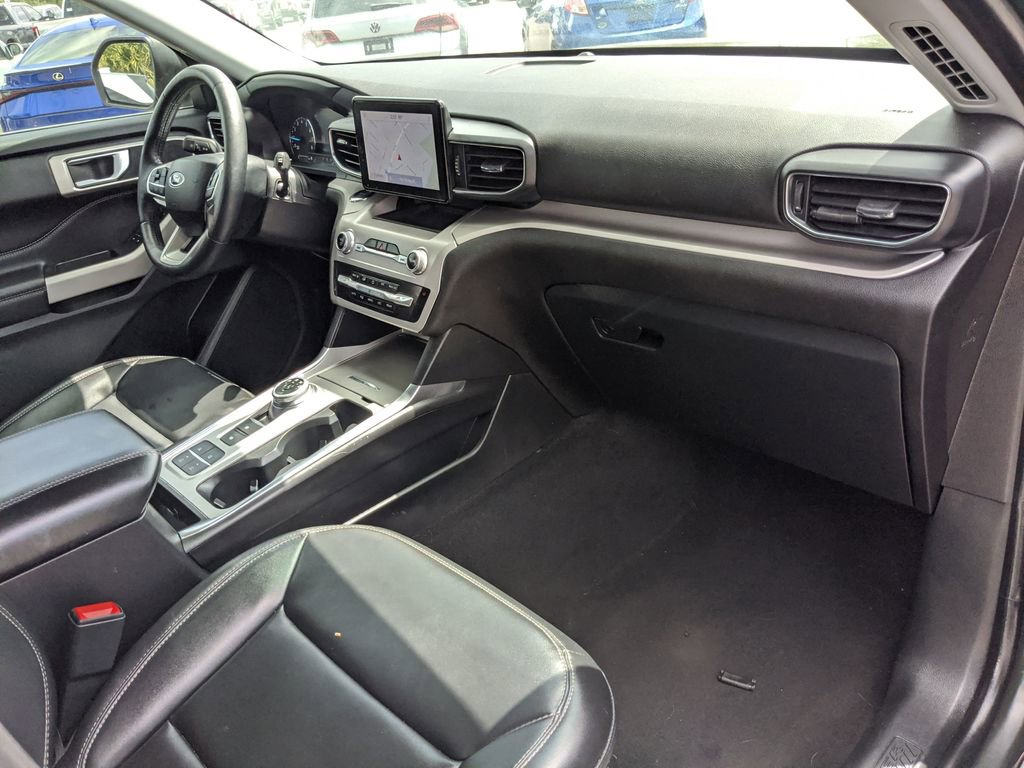 Certified 2023 Ford Explorer XLT w/ Equipment Group 202A image 13