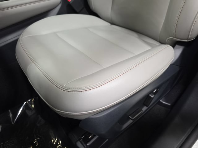 Certified 2025 Ford Explorer Active w/ Active Comfort Package AWD/4WD image 27