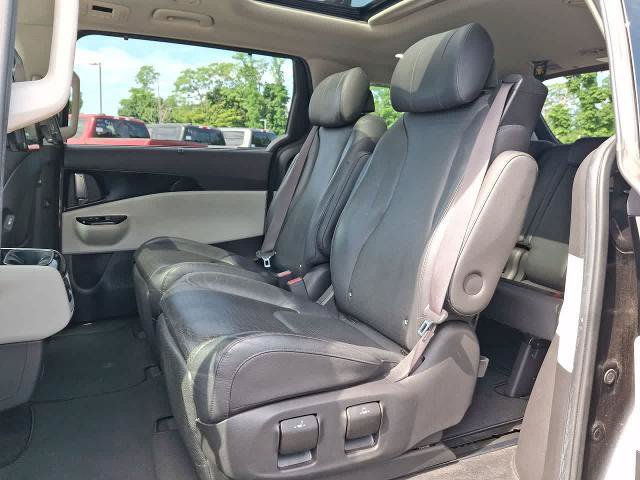 Used 2022 Kia Carnival SX Prestige FWD image 26