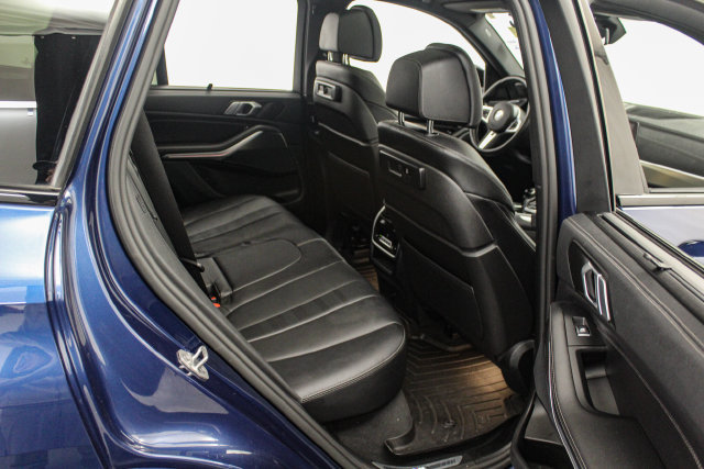 Used 2022 BMW X5 xDrive40i w/ M Sport Package AWD/4WD image 13