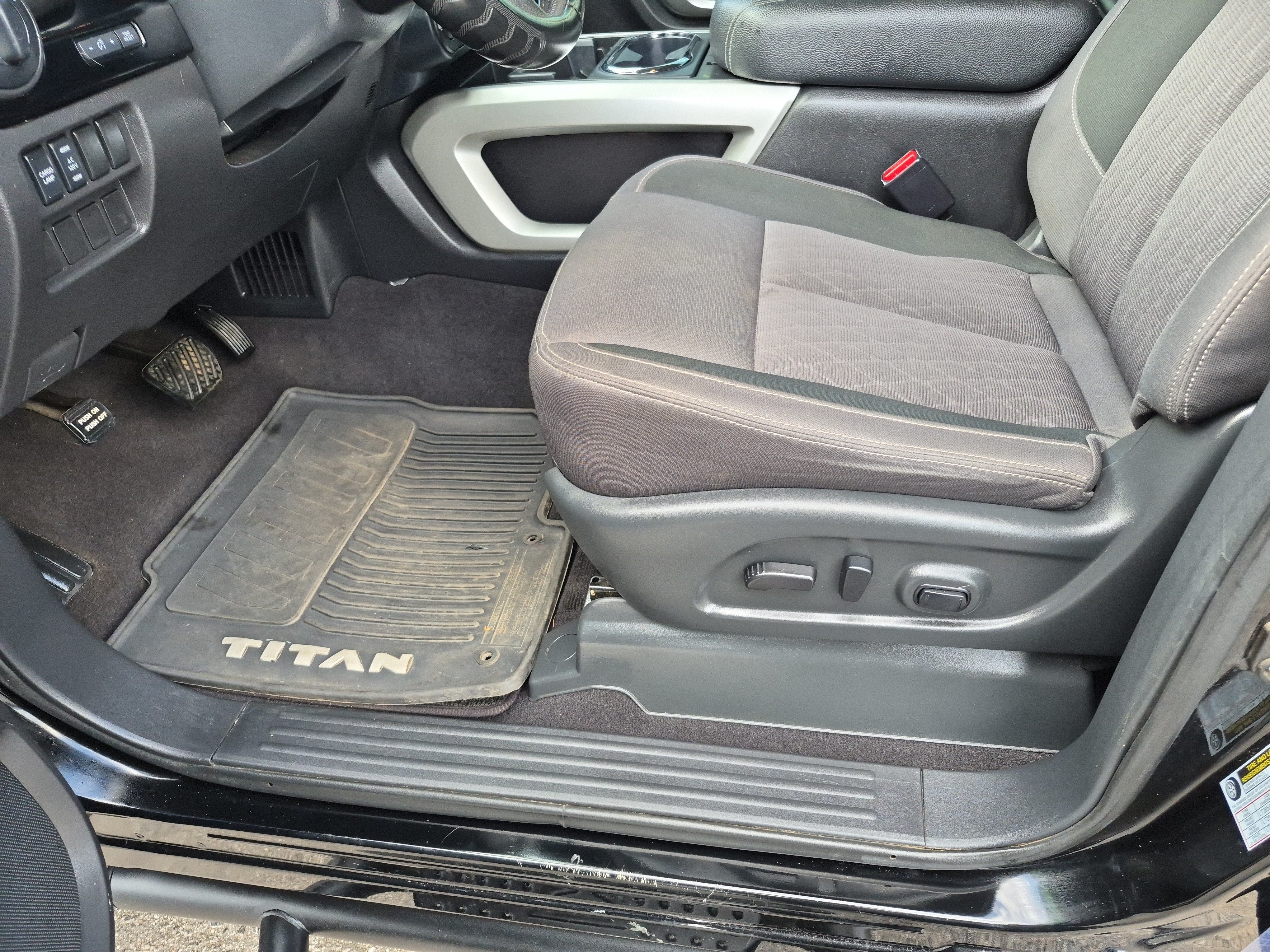 Used 2023 Nissan Titan SV w/ SV Convenience Package AWD/4WD image 15