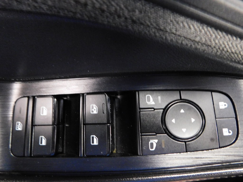 Used 2023 Nissan Rogue SV FWD image 12