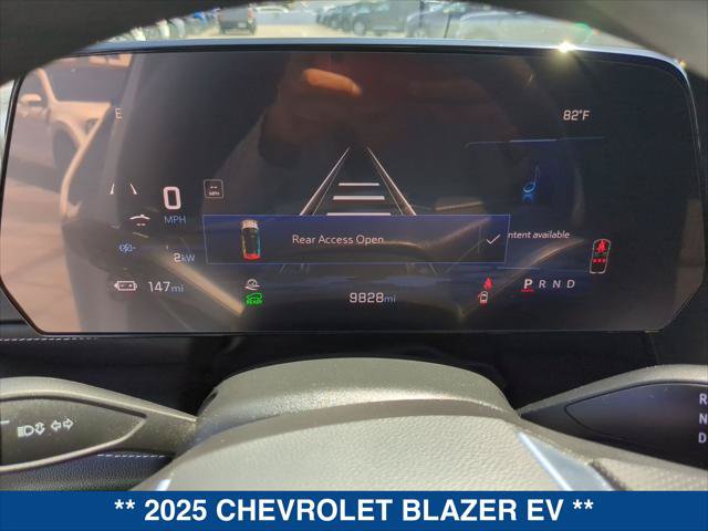 Used 2025 Chevrolet Blazer EV LT FWD image 16