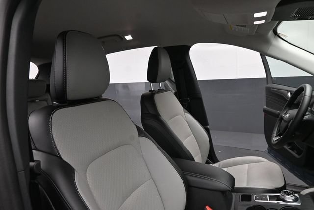 Certified 2026 Ford Escape SE FWD image 31