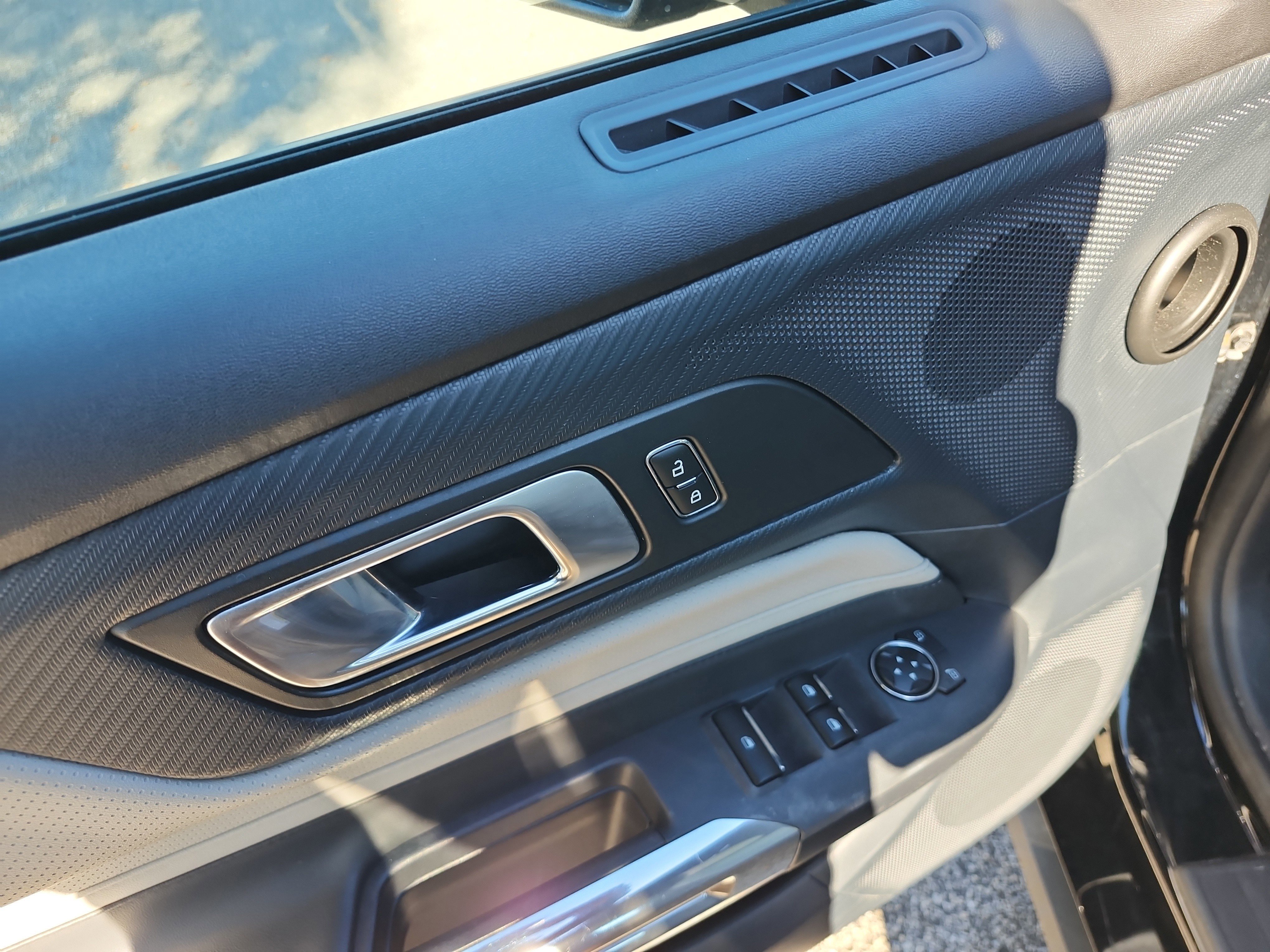 Certified 2024 Ford Mustang Premium image 17