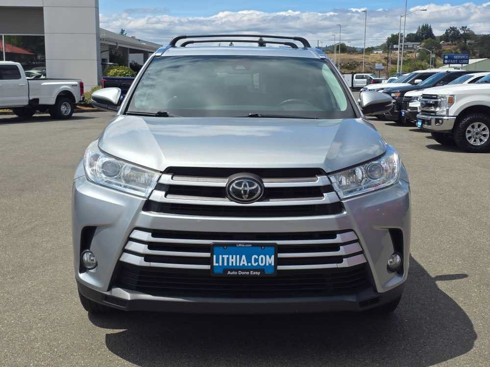 Used 2019 Toyota Highlander XLE AWD/4WD image 8
