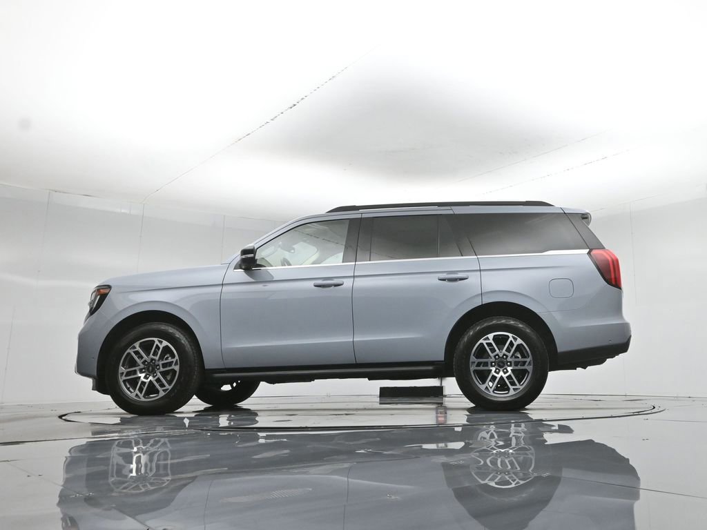 Certified 2025 Ford Expedition Active AWD/4WD image 23
