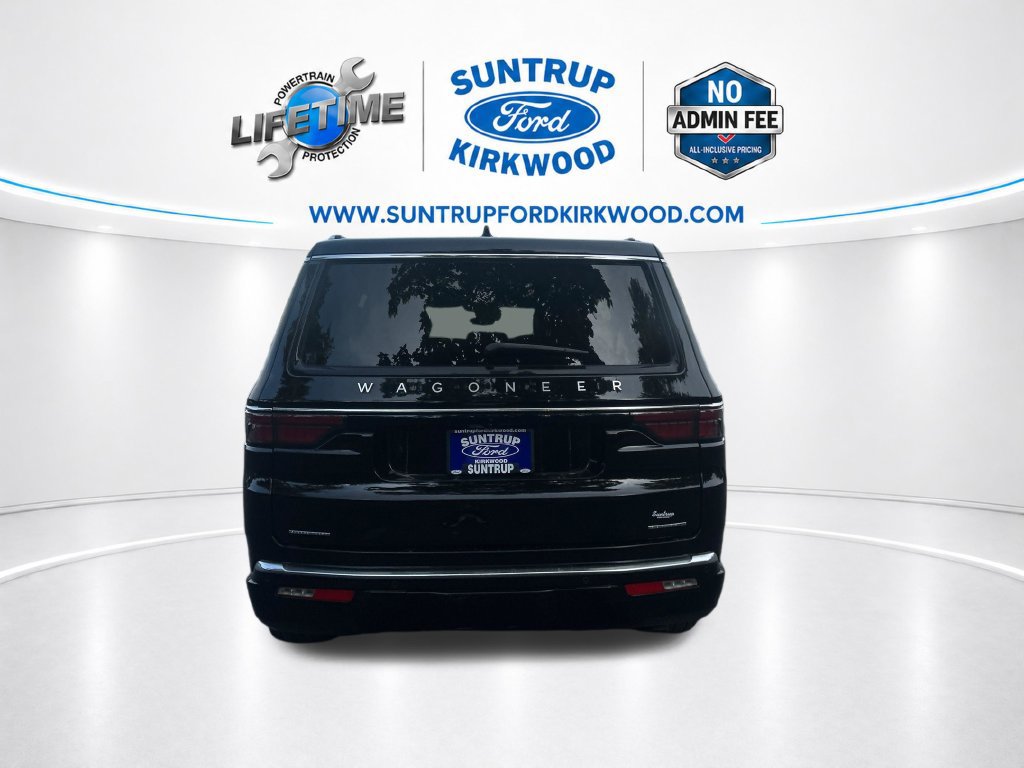 Used 2023 Jeep Wagoneer Series III w/ Preferred Equipment Group AWD/4WD image 4