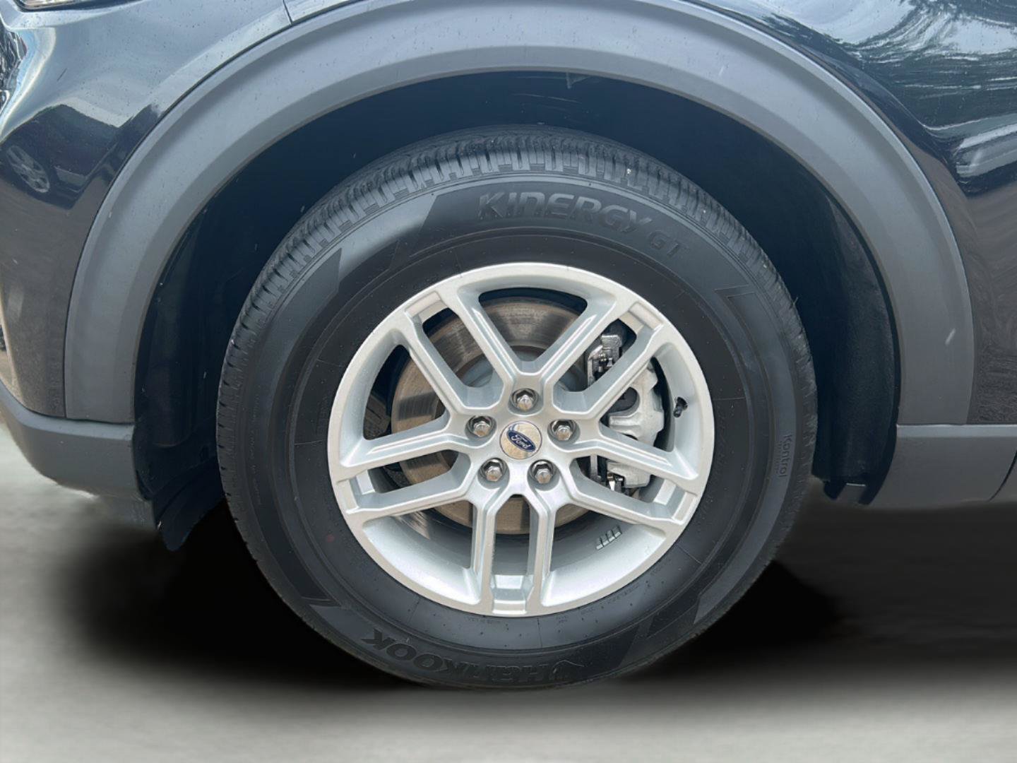 Certified 2025 Ford Explorer Active RWD image 29