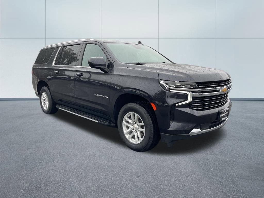 Used 2024 Chevrolet Suburban LT image 4