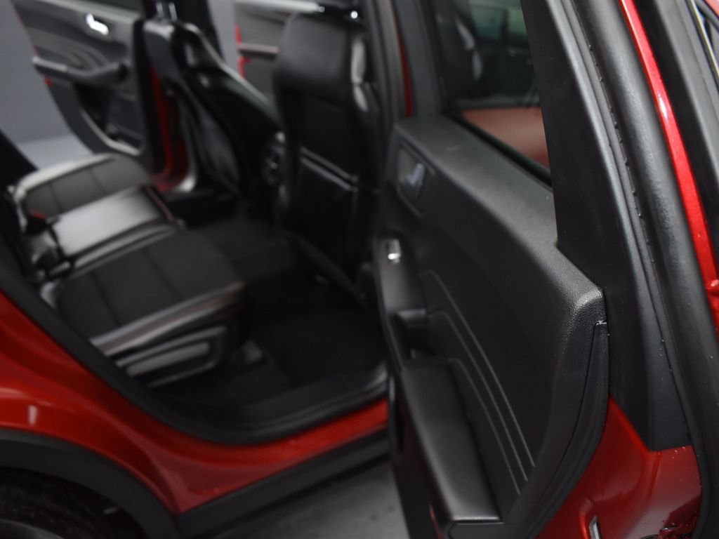 Certified 2025 Ford Escape ST-Line image 15