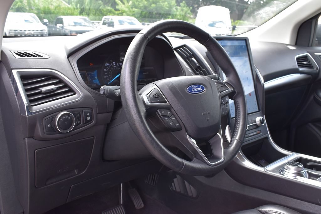 Certified 2024 Ford Edge Titanium AWD/4WD image 10