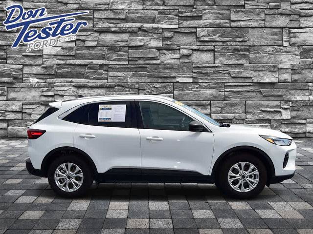 Certified 2024 Ford Escape Active w/ Cold Weather Package FWD image 2