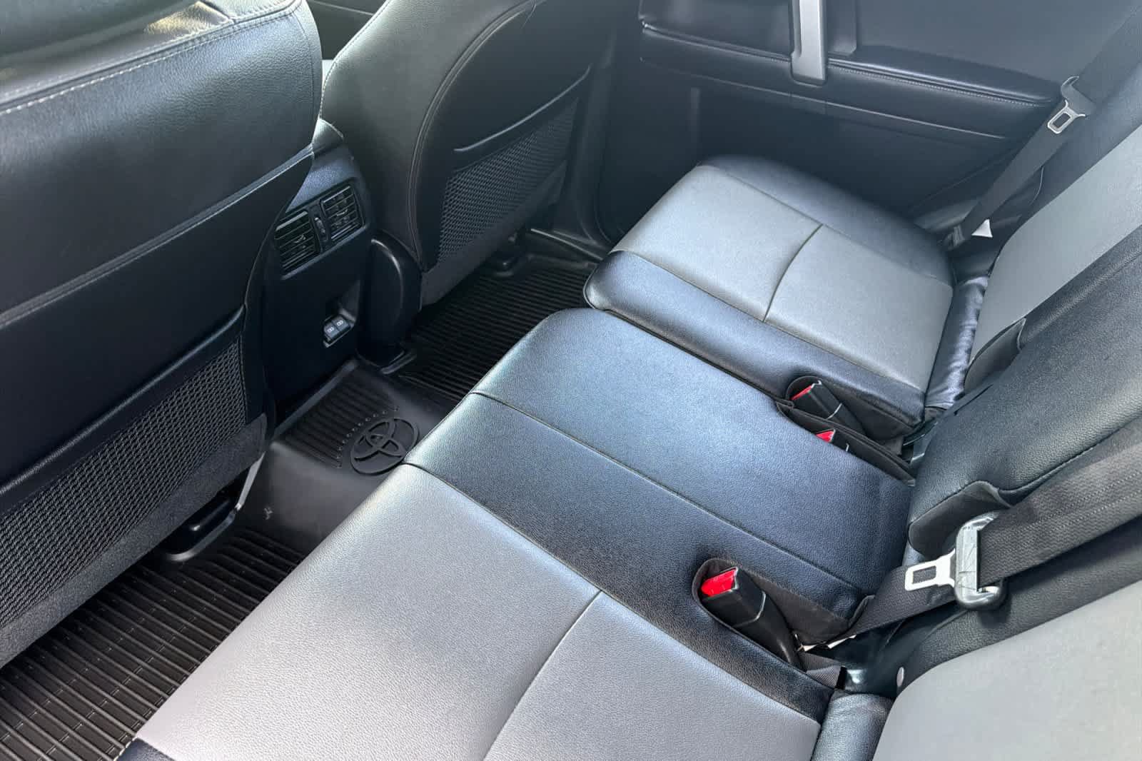 Used 2023 Toyota 4Runner SR5 Premium w/ Moonroof Package AWD/4WD image 4