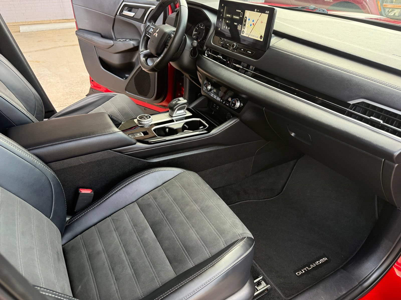 Used 2025 Mitsubishi Outlander SE FWD image 17