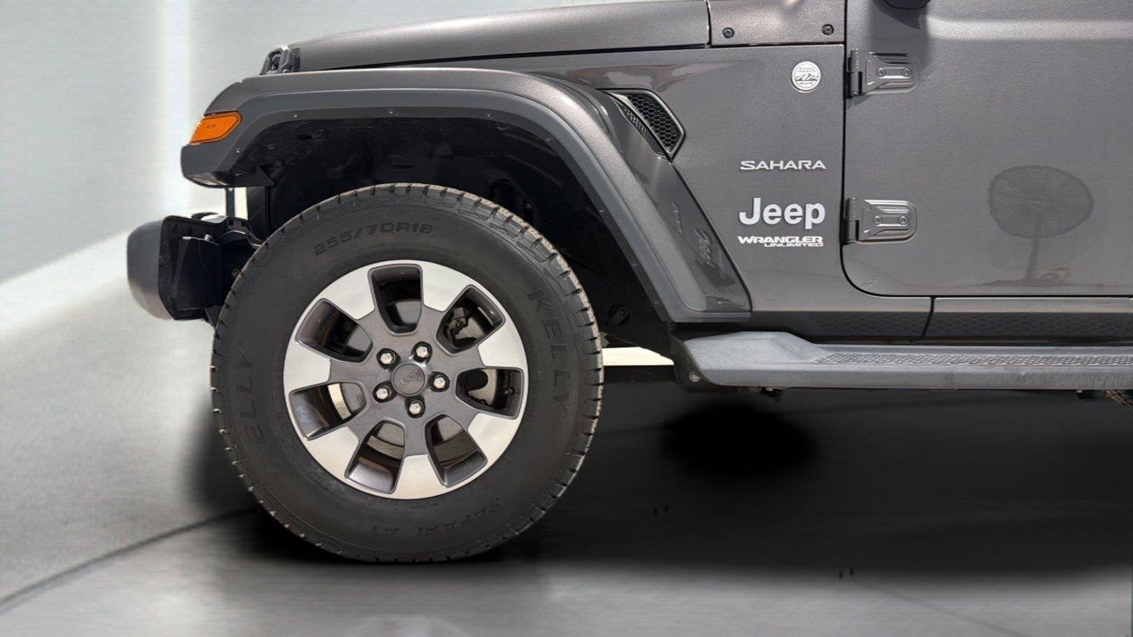 Used 2019 Jeep Wrangler Unlimited Sahara w/ Cold Weather Group AWD/4WD image 9