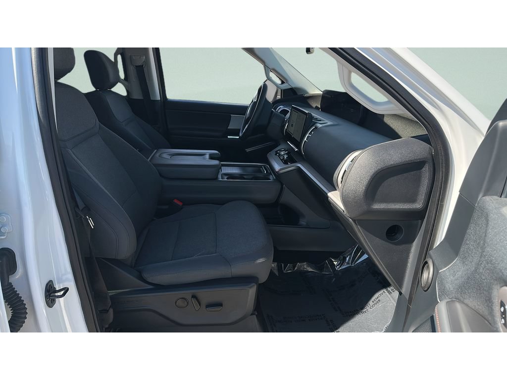 Certified 2025 Ford Expedition Active AWD/4WD image 8