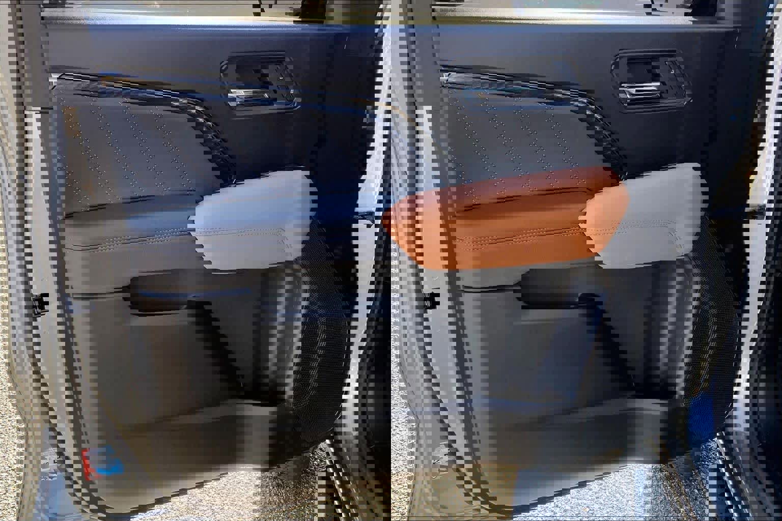 Used 2024 GMC Canyon AT4 w/ Canyon Safety Plus Package image 21