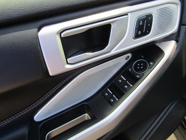 Certified 2023 Ford Explorer Limited w/ Limited Technology Package AWD/4WD image 20