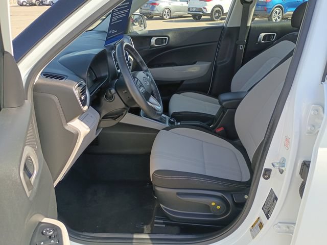 Used 2025 Hyundai Venue SEL FWD image 9