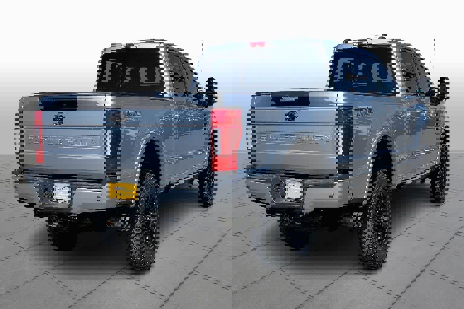 Certified 2022 Ford F250 Lariat w/ Tremor Off-Road Package image 3