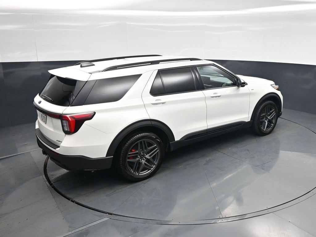 Certified 2025 Ford Explorer ST-Line w/ ST-Line Street Pack AWD/4WD image 37