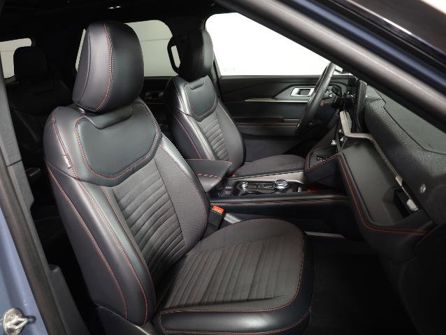 Certified 2025 Ford Explorer ST-Line w/ Premium Package image 9