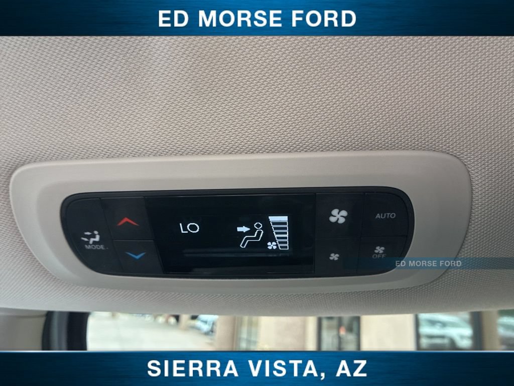 Used 2024 Chrysler Pacifica Touring-L FWD image 21