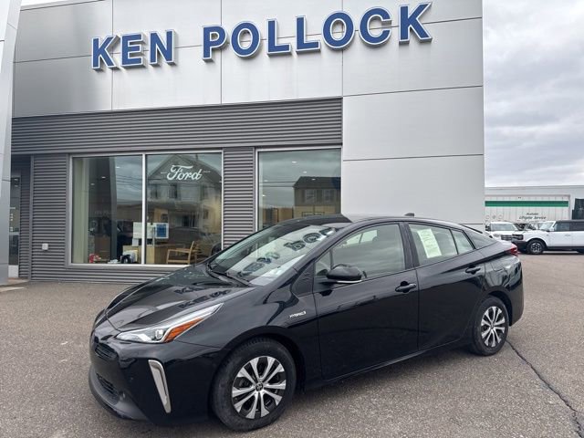 Used 2022 Toyota Prius LE image 2