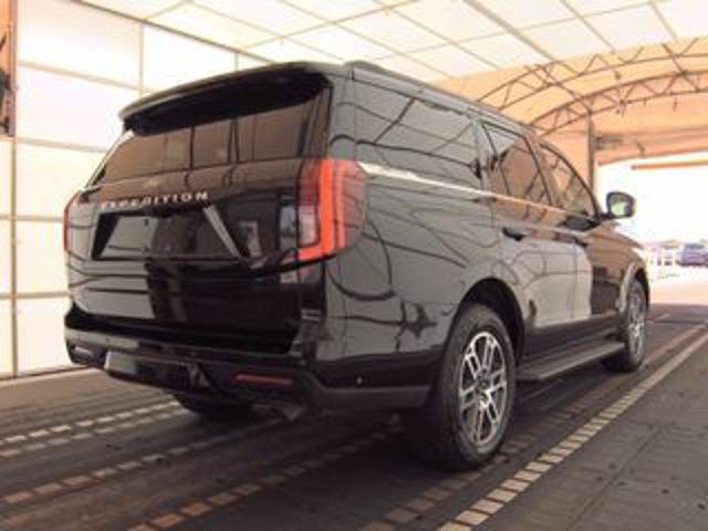 Certified 2025 Ford Expedition Active AWD/4WD image 4