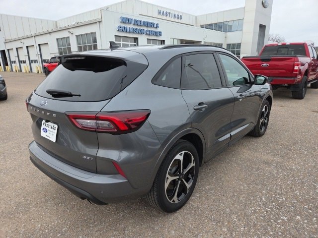 Certified 2025 Ford Escape ST-Line Elite w/ Premium Technology Package image 3