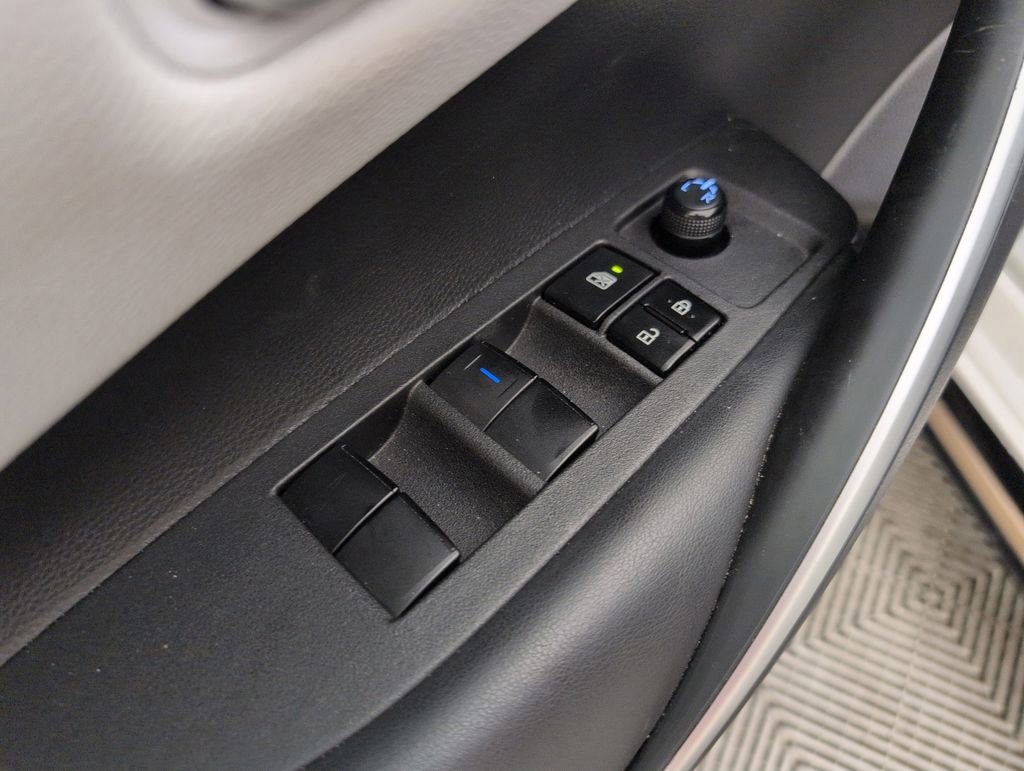 Used 2021 Toyota Corolla SE FWD image 30