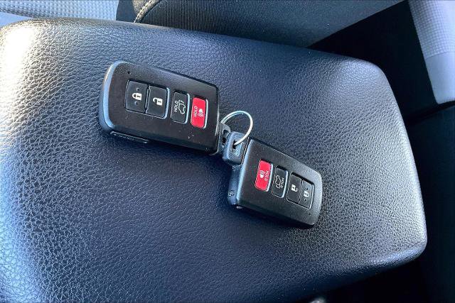 Used 2018 Toyota RAV4 XLE image 19