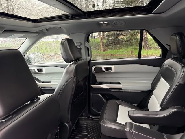 Certified 2022 Ford Explorer XLT w/ Equipment Group 202A AWD/4WD image 31