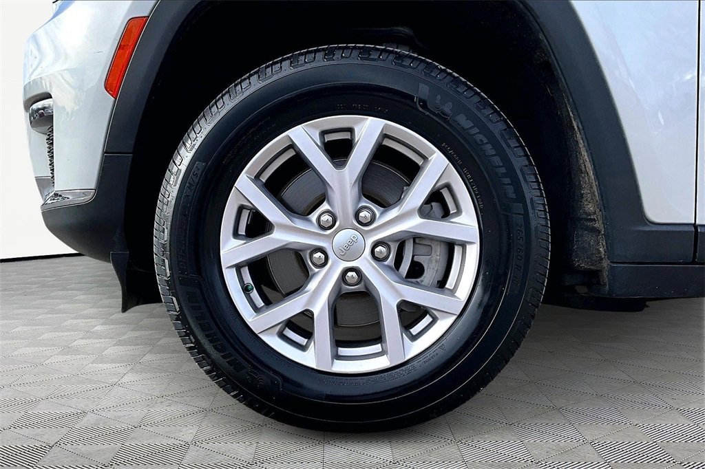 Used 2022 Jeep Grand Cherokee L Limited image 11
