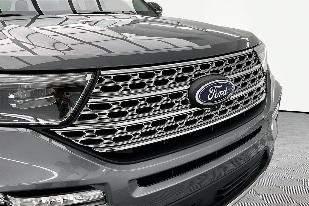 Certified 2023 Ford Explorer Limited w/ Limited Technology Package AWD/4WD image 29