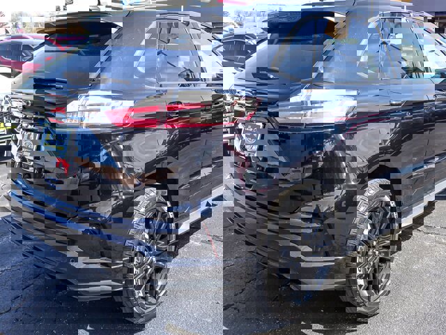 Certified 2023 Ford Edge ST-Line image 7