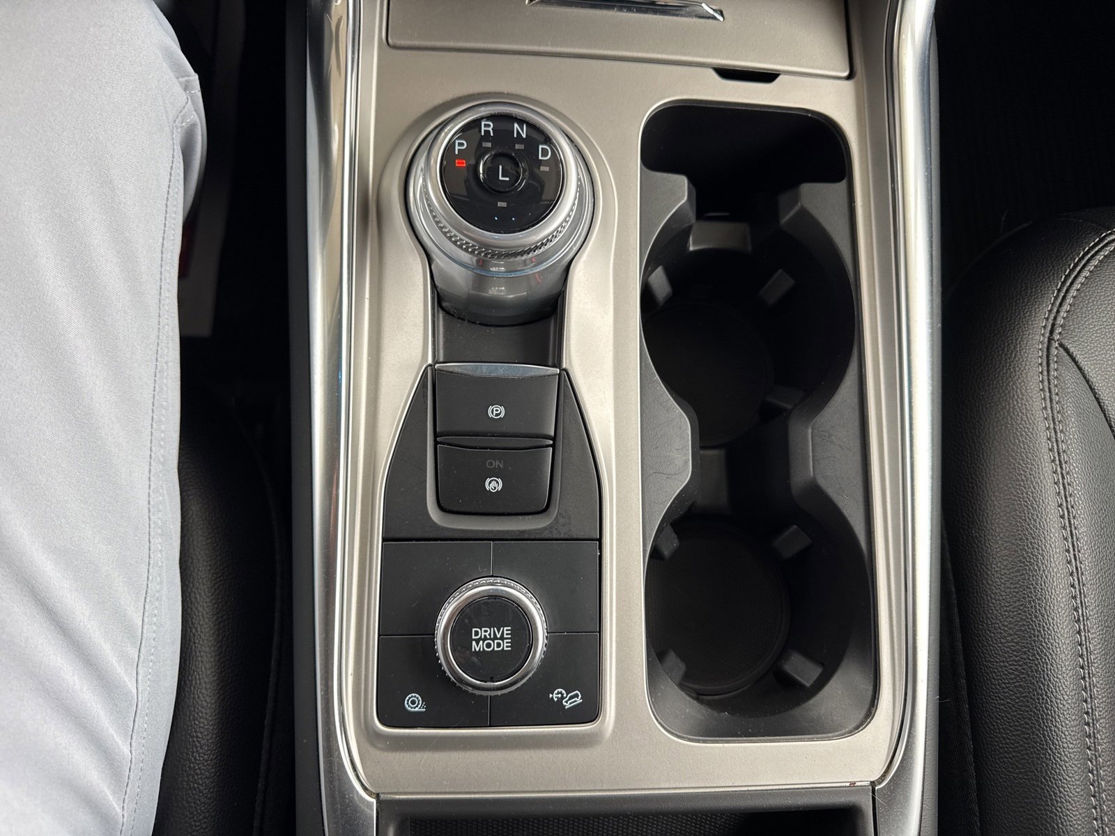 Certified 2022 Ford Explorer Limited w/ Equipment Group 301A image 29