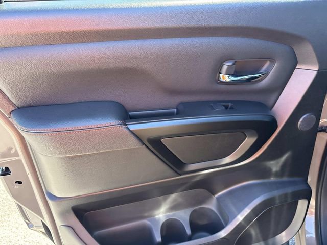Used 2024 Nissan Titan PRO-4X w/ Pro-4x Convenience Package AWD/4WD image 18