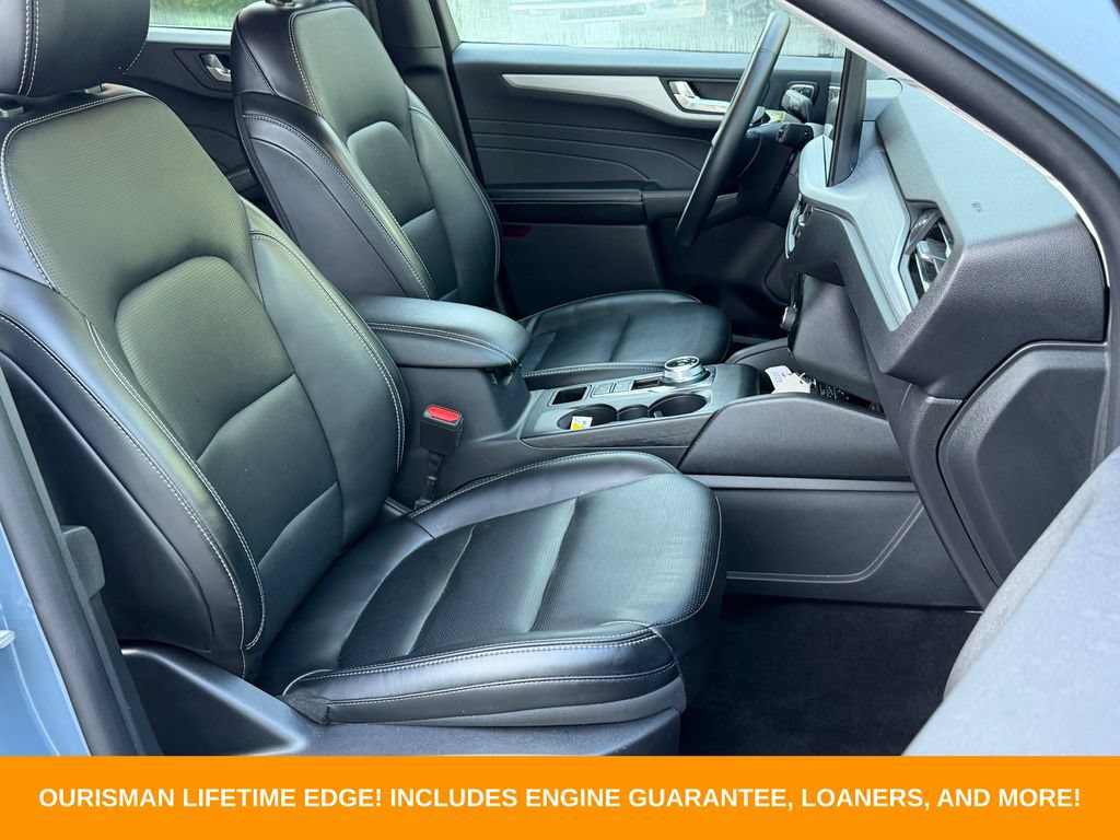 Certified 2025 Ford Escape Platinum AWD/4WD image 19