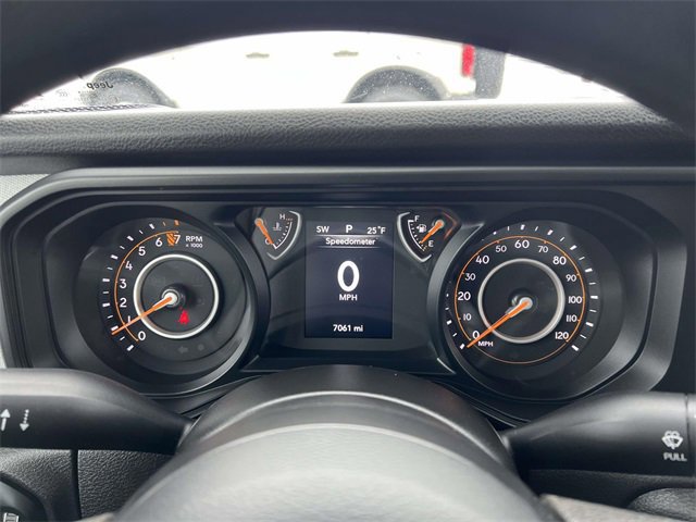 Used 2025 Jeep Gladiator Sport image 14