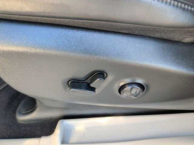 Used 2023 Chrysler Pacifica Touring-L FWD image 19
