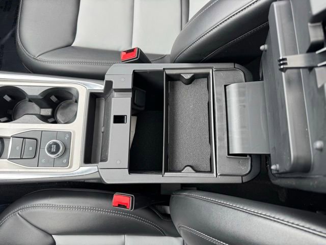 Certified 2023 Ford Explorer XLT w/ Equipment Group 202A AWD/4WD image 17