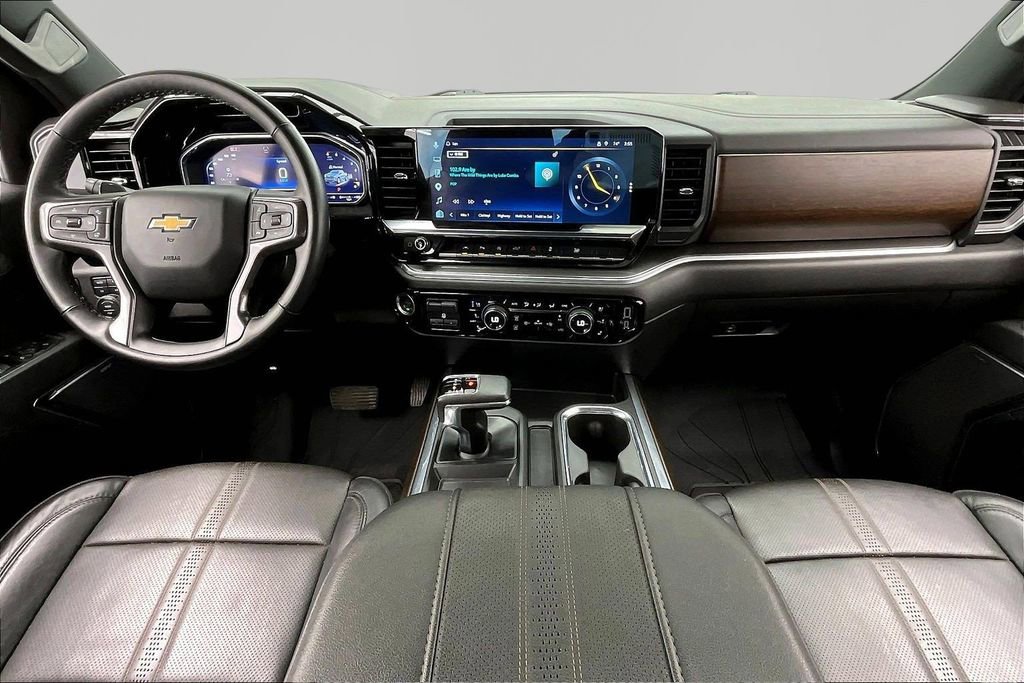 Used 2024 Chevrolet Silverado 1500 High Country w/ High Country Premium Package AWD/4WD image 16