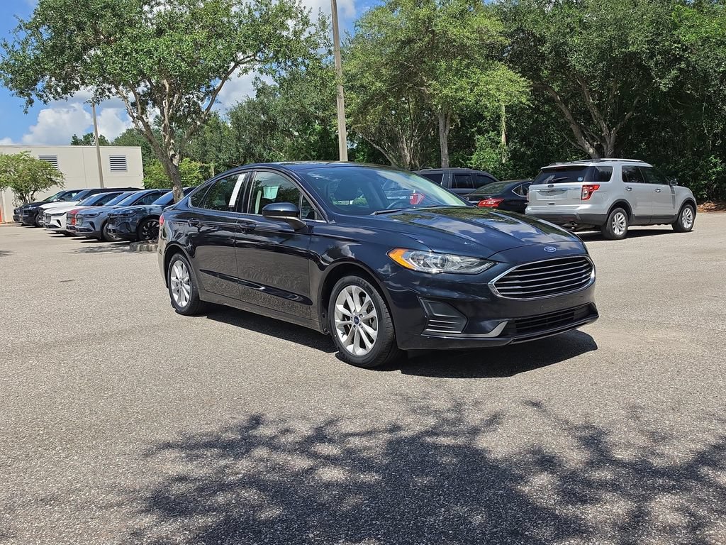 Certified 2020 Ford Fusion SE FWD image 2