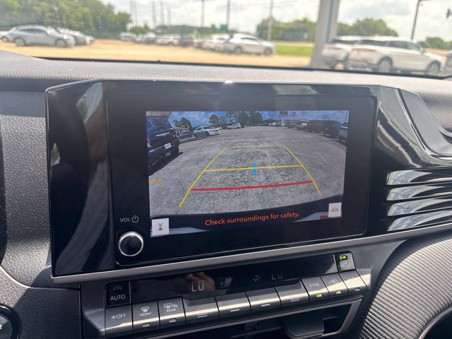 Used 2025 Toyota Camry SE FWD image 17