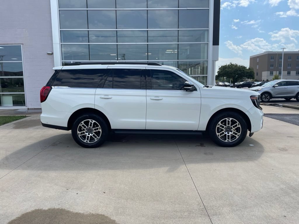 Certified 2025 Ford Expedition Active RWD image 4