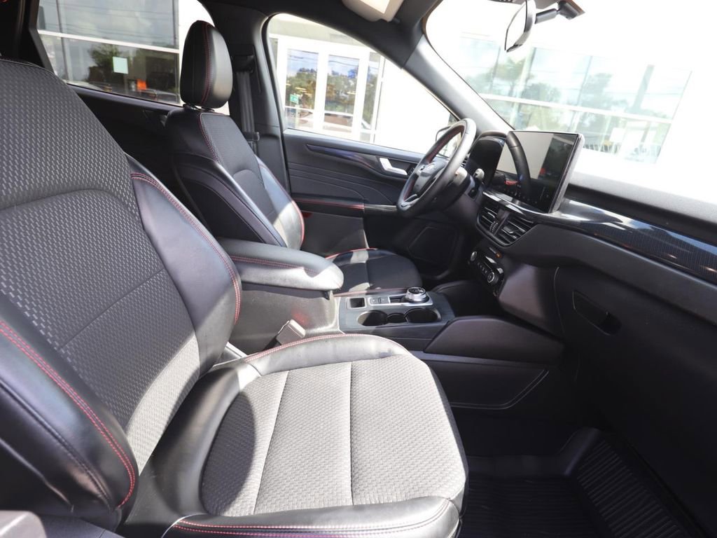 Certified 2024 Ford Escape ST-Line w/ Tech Pack #1 FWD image 14