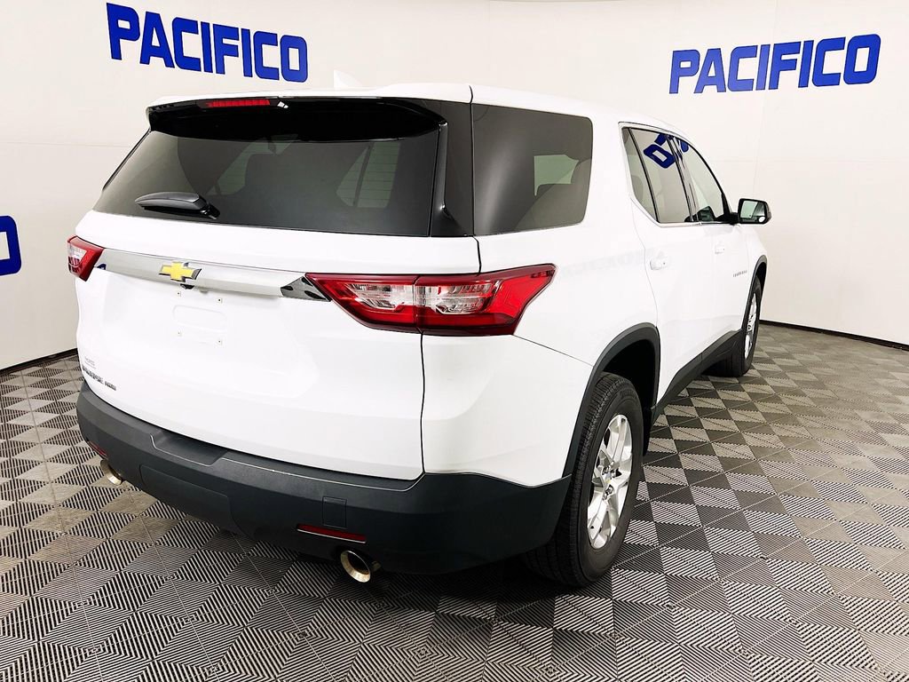 Used 2021 Chevrolet Traverse LS AWD/4WD image 9